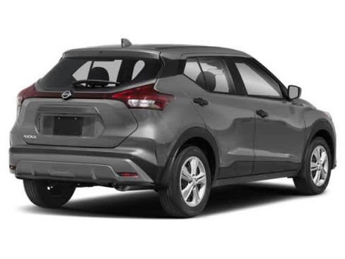 Used 2021 Nissan Kicks S FWD image 2