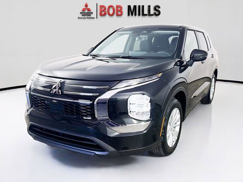 New 2026 Mitsubishi Outlander ES FWD image 3