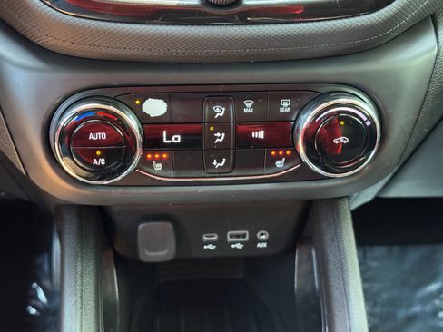 Used 2021 Chevrolet TrailBlazer LT FWD image 26