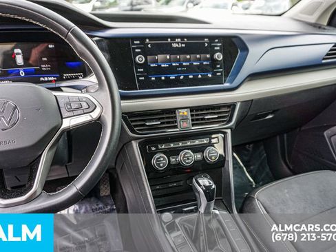 Used 2024 Volkswagen Taos SE image 31