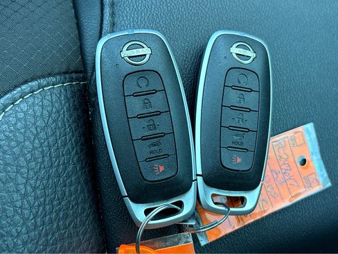 Used 2023 Nissan Pathfinder SL image 31