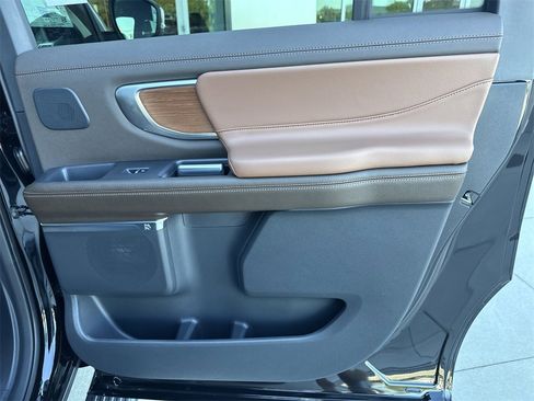 Used 2025 Ford Expedition Max King Ranch image 17