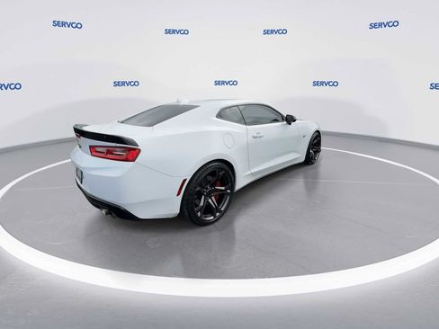 Used 2018 Chevrolet Camaro SS RWD image 8