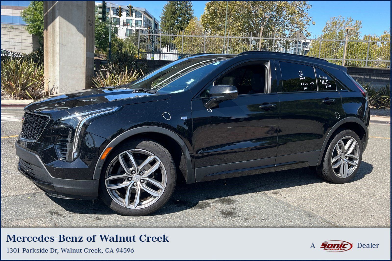 Used 2019 Cadillac XT4 Sport FWD image 1