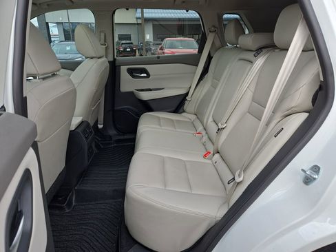 Used 2023 Nissan Rogue SL w/ SL Premium Package image 15