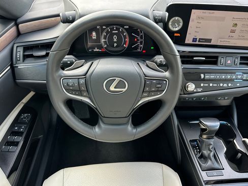 Used 2023 Lexus ES 350 w/ Premium Package FWD image 13