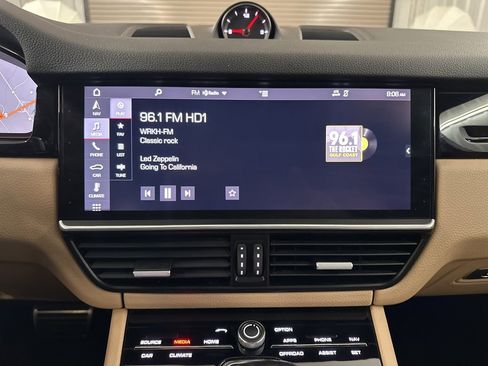 Used 2019 Porsche Cayenne S image 14