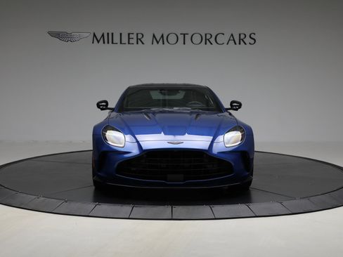 Used 2025 Aston Martin V8 Vantage Coupe image 12