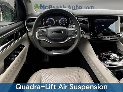 Used 2024 Jeep Wagoneer L Series III w/ Flexible Seating Group AWD/4WD image 11