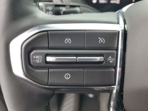 Used 2025 GMC Yukon XL Denali AWD/4WD image 24