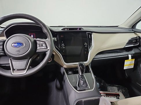 Used 2025 Subaru Outback Limited image 14