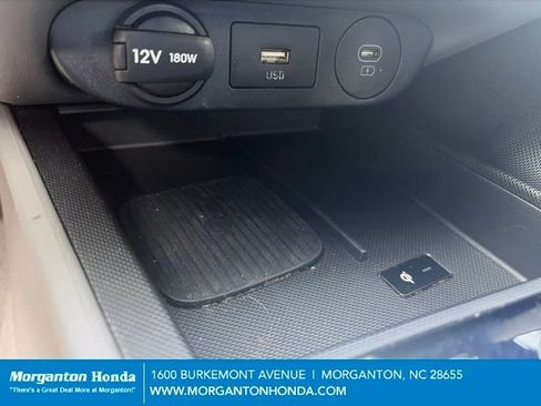 Used 2025 Hyundai Elantra SEL FWD image 23