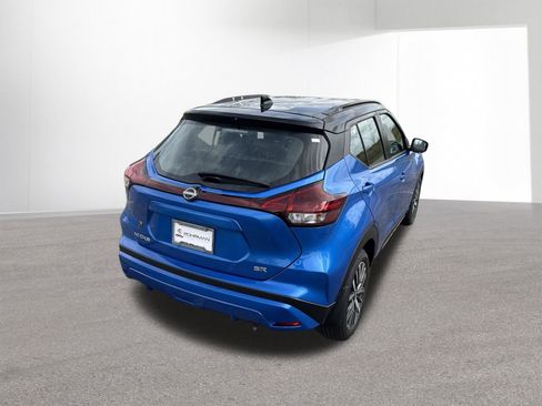 Used 2023 Nissan Kicks SR w/ SR Premium Package FWD image 33