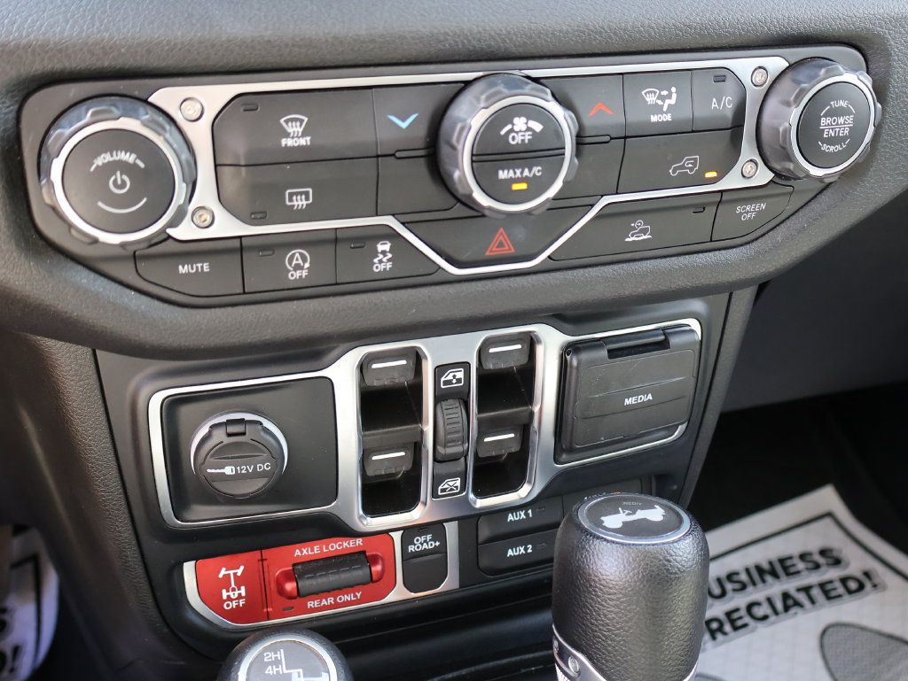 Used 2024 Jeep Wrangler Unlimited Sport AWD/4WD image 34