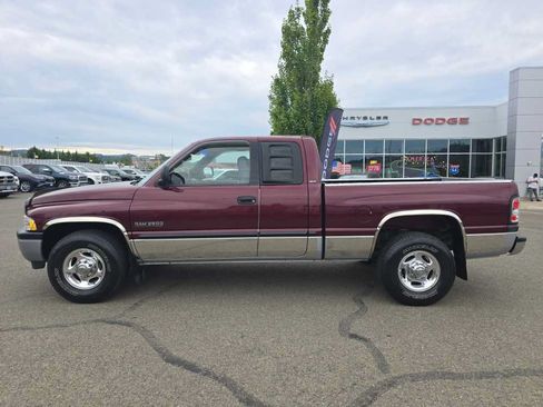 Used 2001 Dodge Ram 2500 Truck 2WD Quad Cab image 2