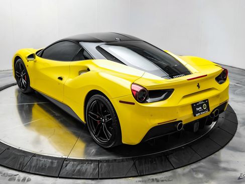 Used 2019 Ferrari 488 GTB RWD image 14