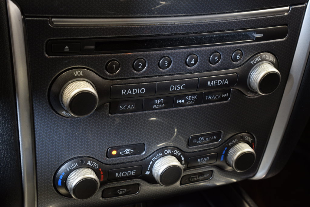 Used 2019 Nissan Pathfinder SL AWD/4WD image 25