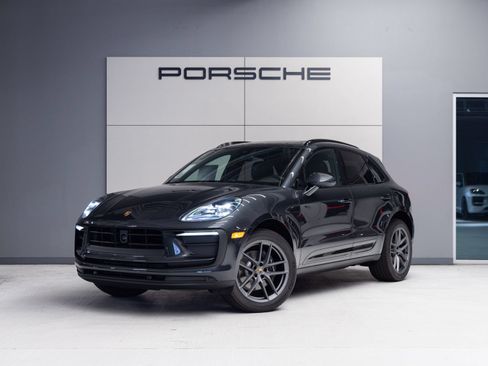 Certified 2026 Porsche Macan AWD/4WD image 1