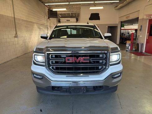 Used 2016 GMC Sierra 1500 SLE w/ SLE Value Package AWD/4WD image 2