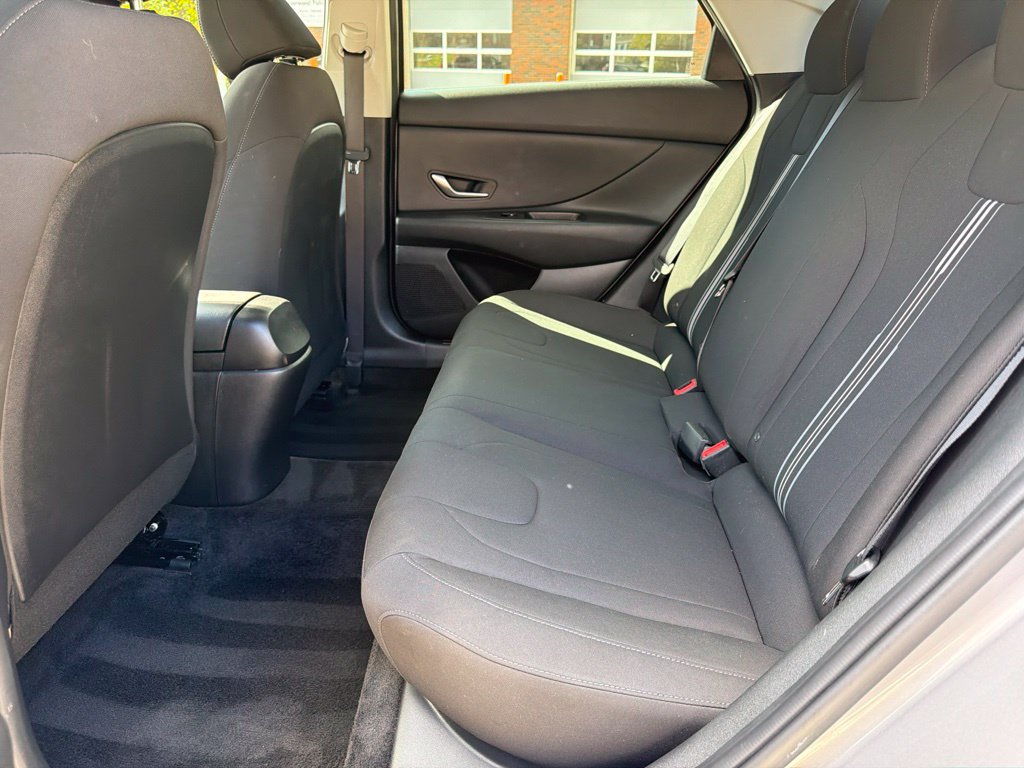 Used 2021 Hyundai Elantra SEL FWD image 25