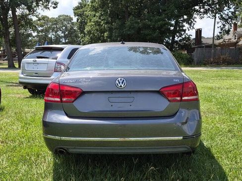 Used 2012 Volkswagen Passat 2.5 SEL FWD image 4