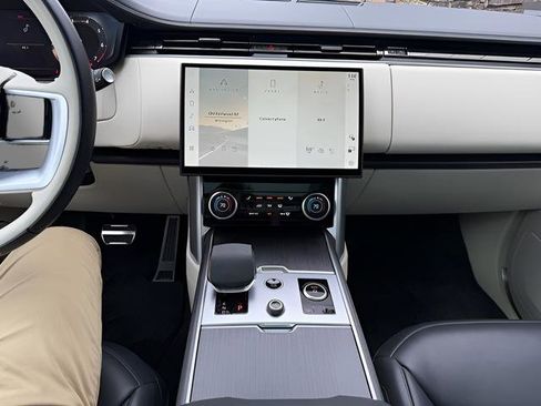 Certified 2023 Land Rover Range Rover SE image 19