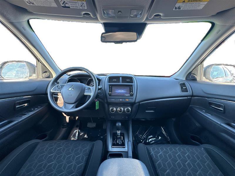 Used 2025 Mitsubishi Outlander Sport ES AWD/4WD image 14