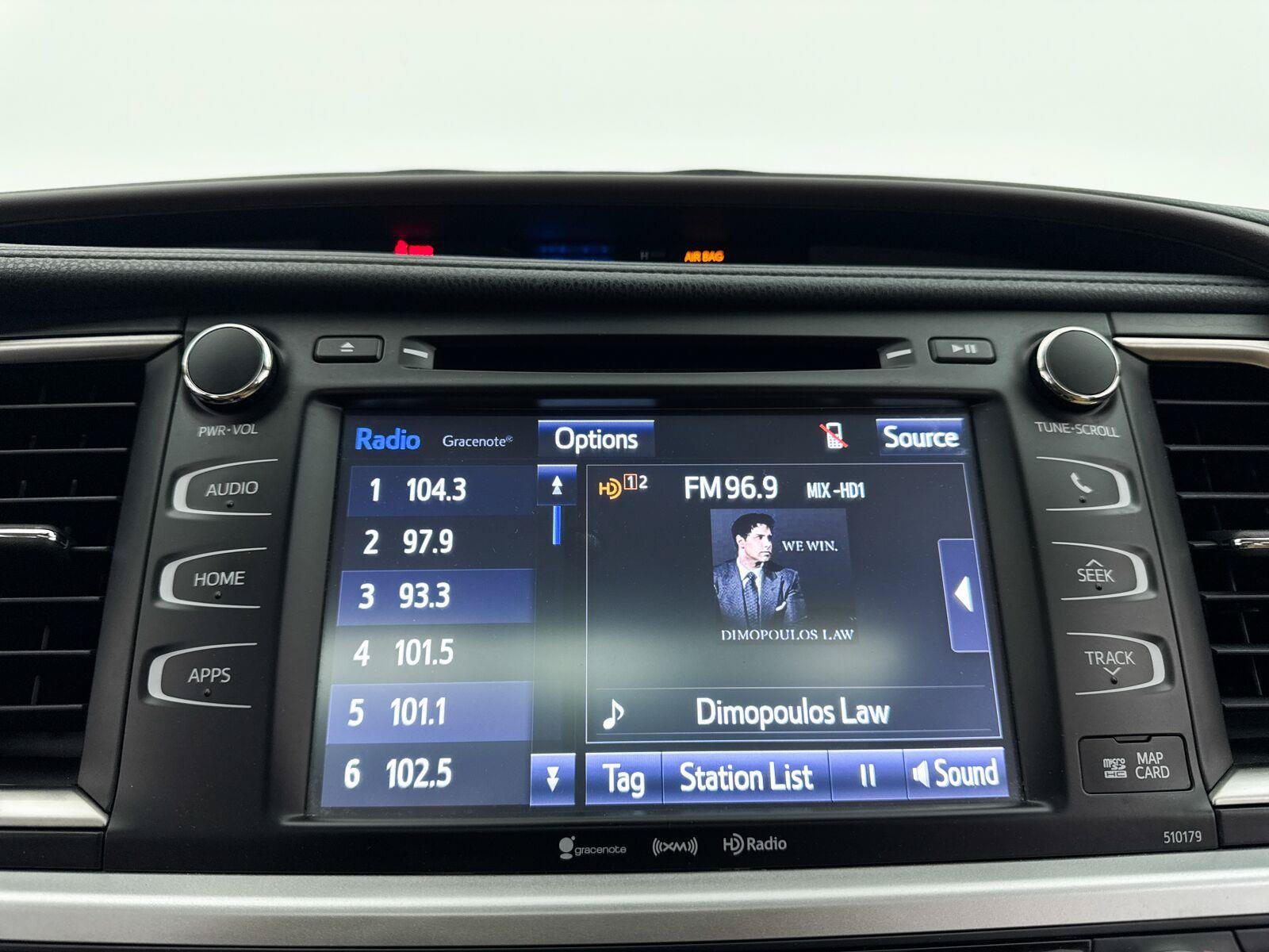 Used 2018 Toyota Highlander XLE FWD image 19