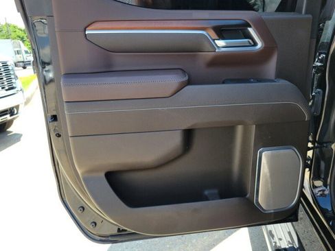 Used 2025 GMC Sierra 1500 Denali AWD/4WD image 29