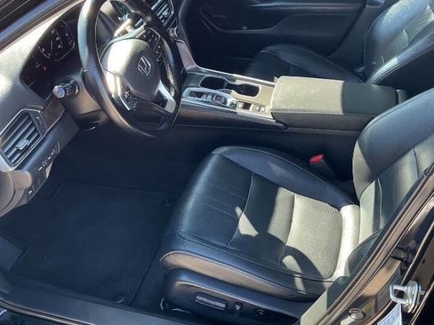 Used 2019 Honda Accord Touring image 12