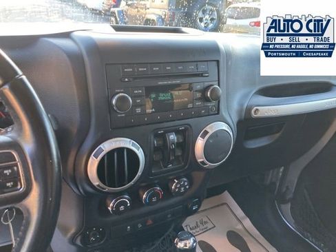 Used 2017 Jeep Wrangler Unlimited Sahara AWD/4WD image 21
