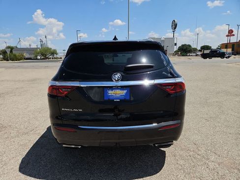 Used 2024 Buick Enclave Essence FWD image 7