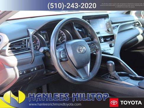 Used 2024 Toyota Camry SE image 11