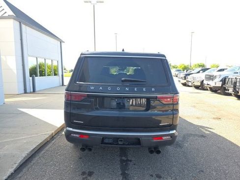 Used 2022 Jeep Wagoneer Series II AWD/4WD image 5