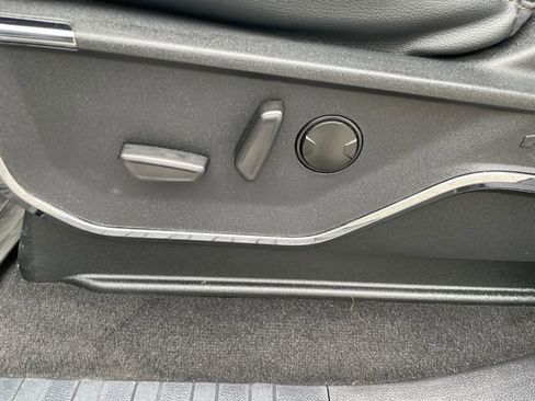 Certified 2024 Ford F250 Lariat w/ Sport Appearance Package image 38