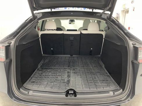 Used 2024 Tesla Model Y Performance image 12