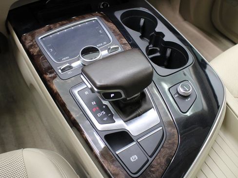 Used 2017 Audi Q7 3.0T Prestige w/ Prestige Package image 71