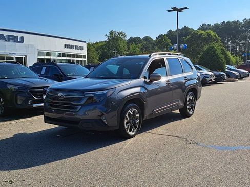 Used 2025 Subaru Forester Premium w/ Convenience Package #1 AWD/4WD image 2