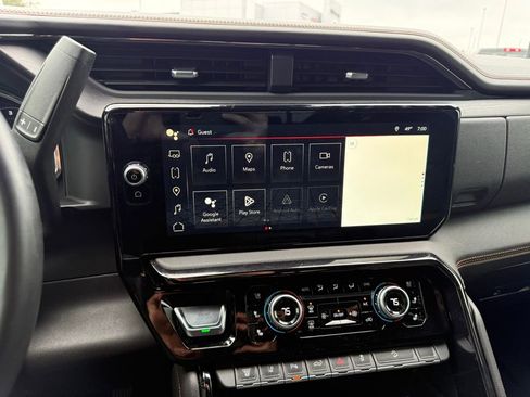 Used 2024 GMC Sierra 2500 AT4 w/ AT4 Premium Plus Package image 17