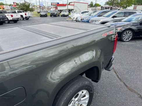 Used 2018 Chevrolet Colorado LT AWD/4WD image 10