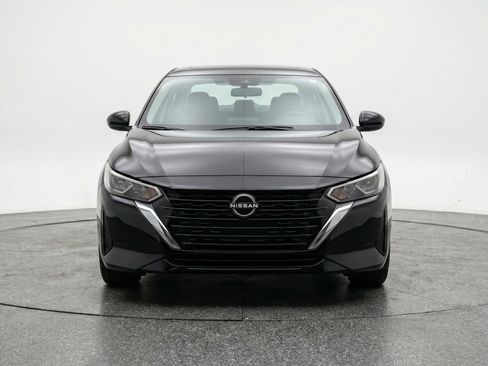 Used 2025 Nissan Sentra SV image 2