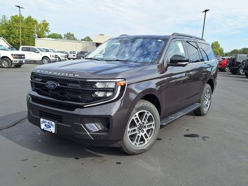 New 2025 Ford Expedition Active image 30