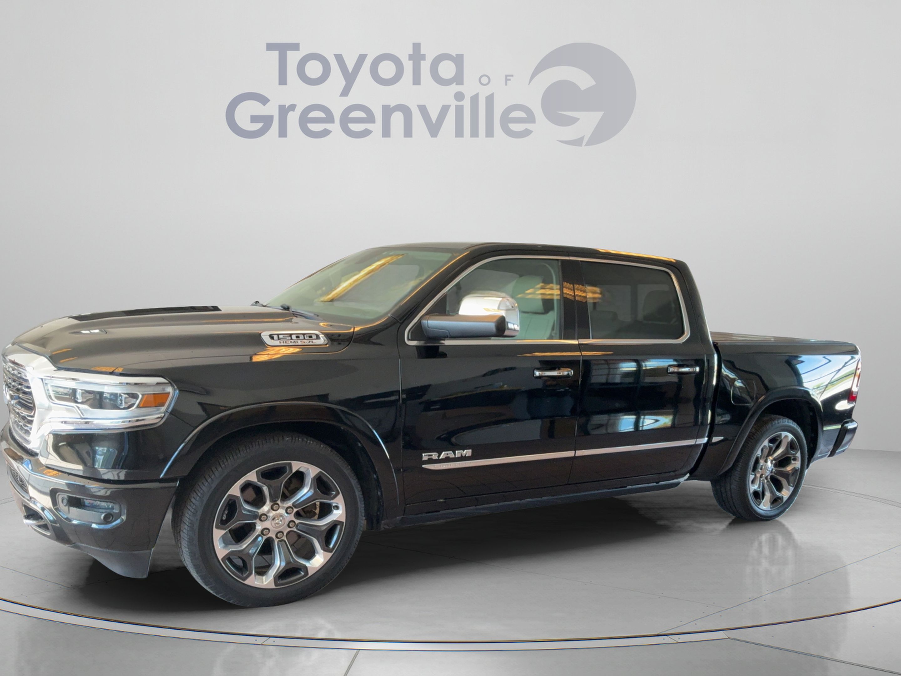 Used 2019 RAM 1500 Limited AWD/4WD image 2
