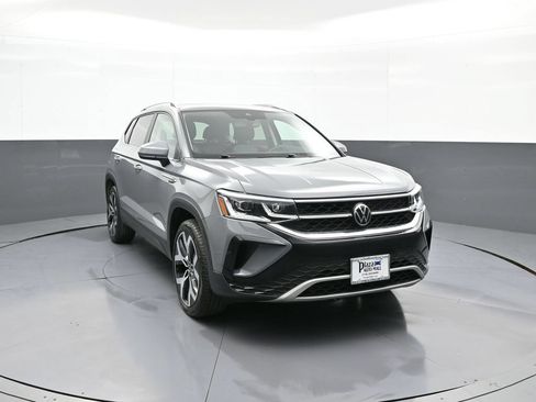 Used 2023 Volkswagen Taos SEL AWD/4WD image 3