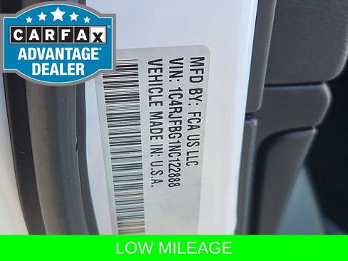 Used 2022 Jeep Grand Cherokee Limited image 8