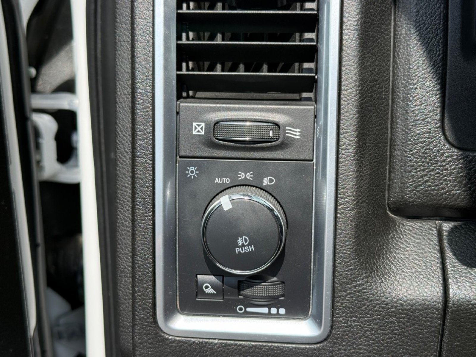 Used 2021 RAM 1500 Warlock AWD/4WD image 34