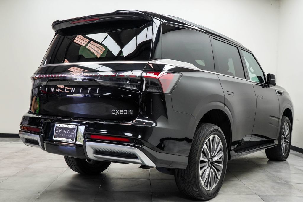 Used 2025 INFINITI QX80 Sensory AWD/4WD image 13