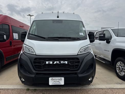 Used 2025 RAM ProMaster 3500 w/ Convenience Group FWD image 4