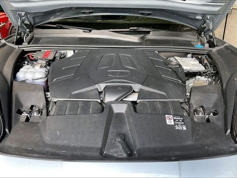 Used 2025 Porsche Cayenne AWD/4WD image 27