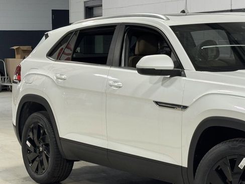 New 2026 Volkswagen Atlas Cross Sport SE image 5
